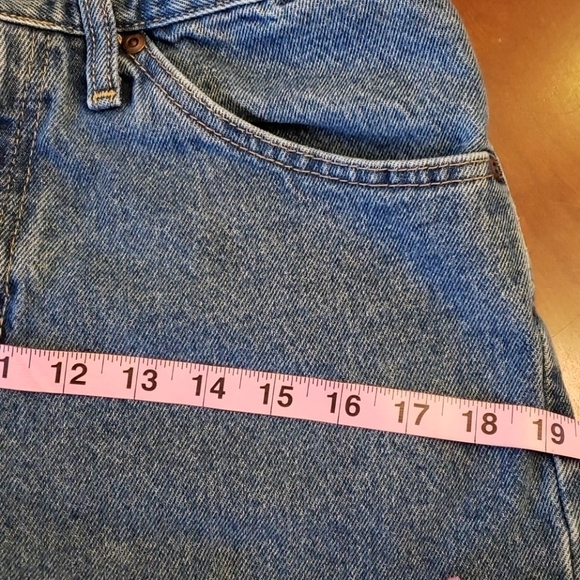 Lee Y2K Denim High Rise Shorts EUC 29x9.5 W8 - Picture 6 of 10